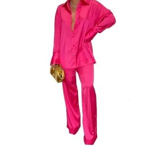 NWT Elegant Pink Wide-Leg Trousers for Versatile Occasions